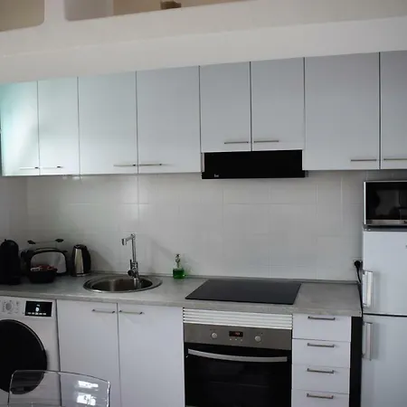 Dalai - Pool View- Good Wifi Apartment